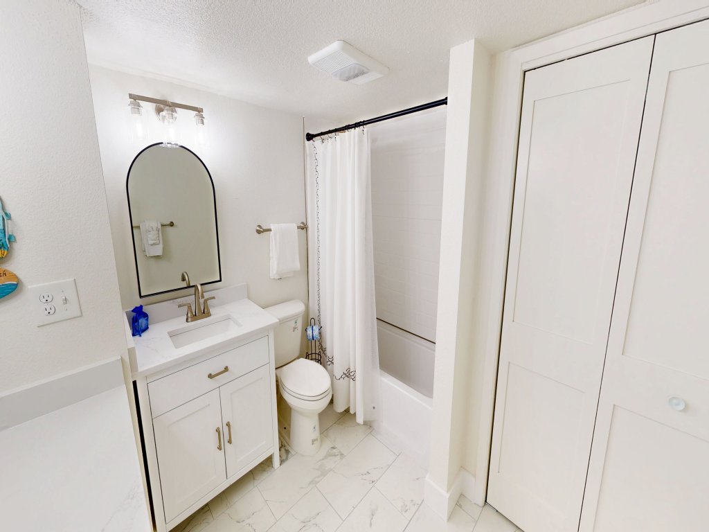 Shoreline Towers 1116 Vacation Rental in Destin - RedAwning