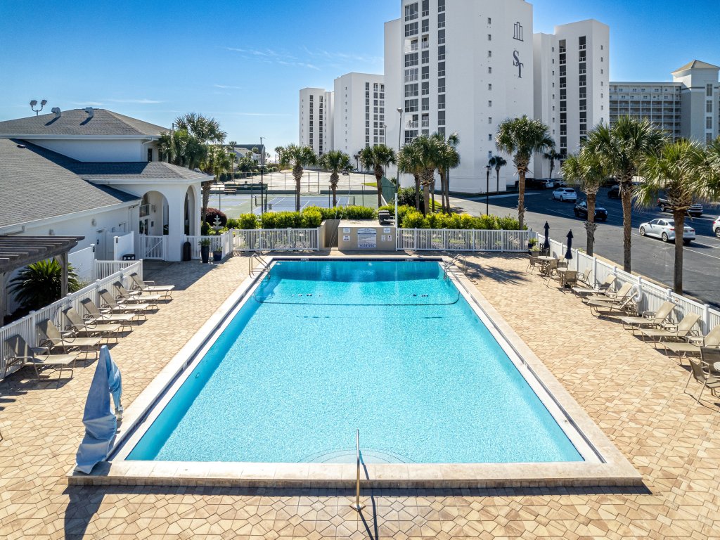 Shoreline Towers 2111 Vacation Rental in Destin - RedAwning