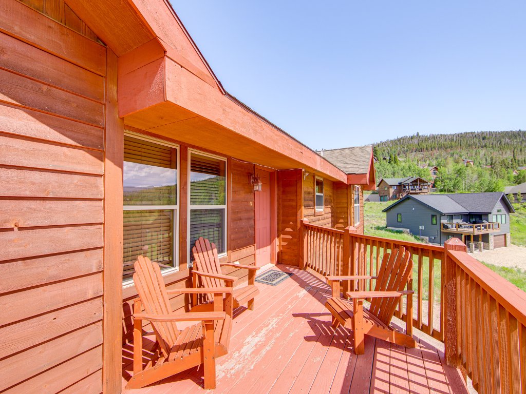 Beaver Lodge Vacation Rental in Granby - RedAwning