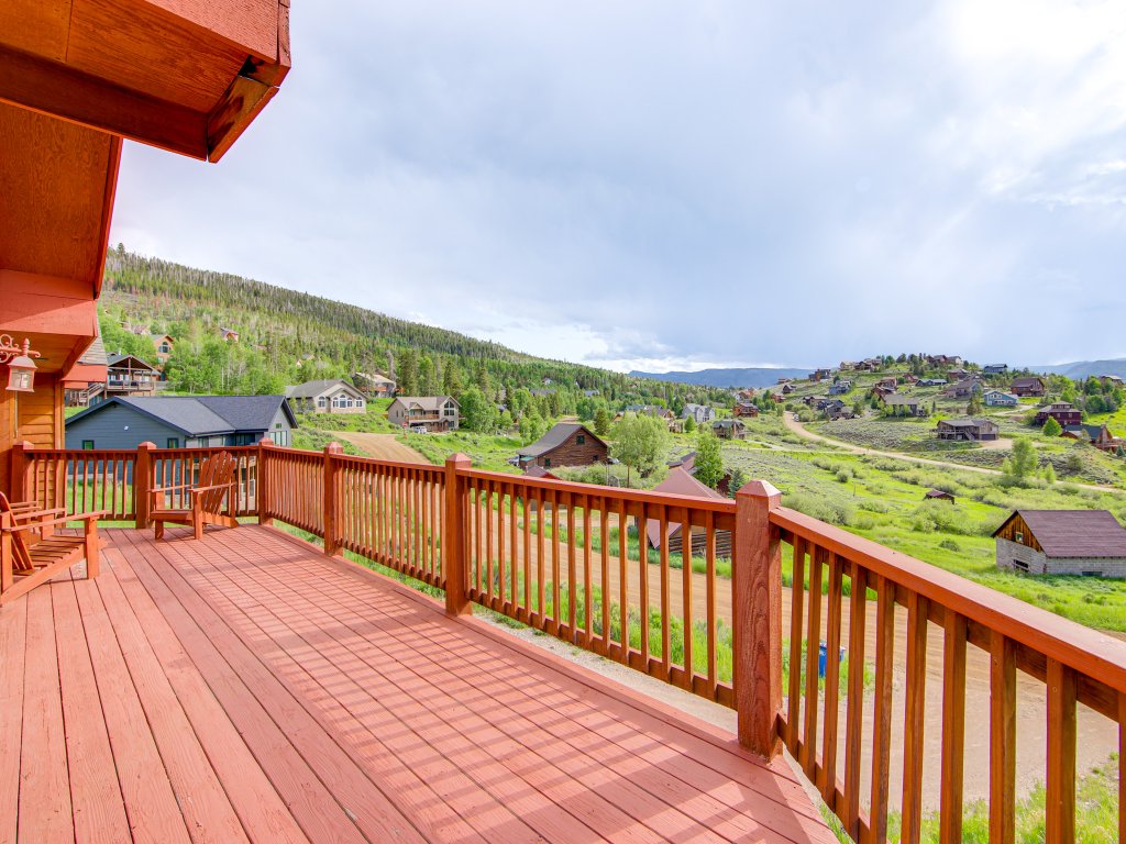 Beaver Lodge Vacation Rental in Granby - RedAwning