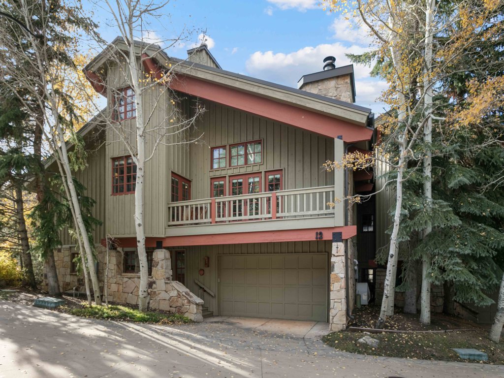 Mountain Modern Retreat | Hot Tub Vacation Rental in Park City - RedAwning