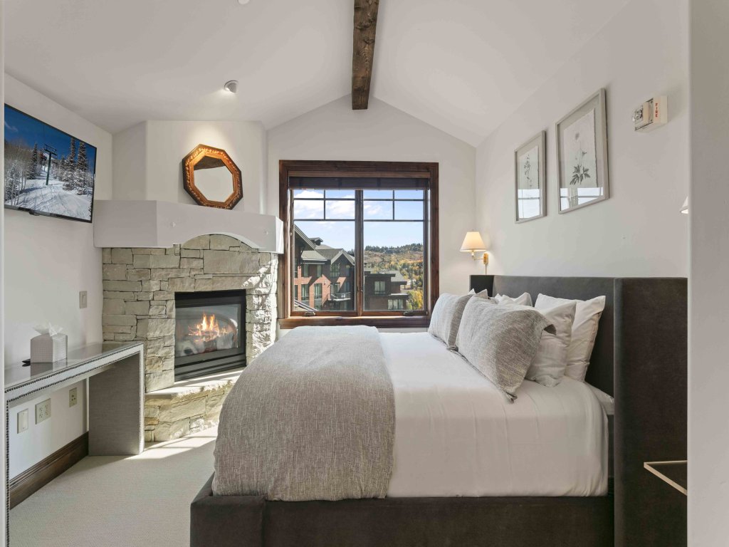 Ski in/Ski Out, One bedroom condo Vacation Rental in Park City - RedAwning