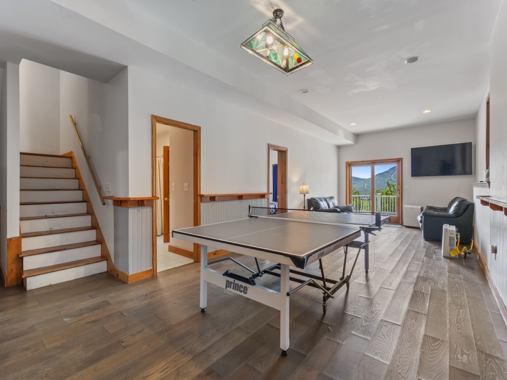 The Heights - Mountain Views, Hot Tub, Pool Vacation Rental in Maine - RedAwning