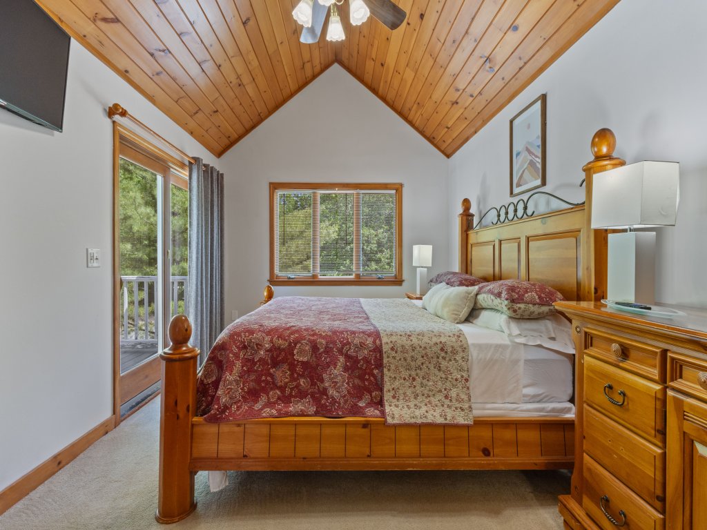 The Heights - Mountain Views, Hot Tub, Pool Vacation Rental in Maine - RedAwning