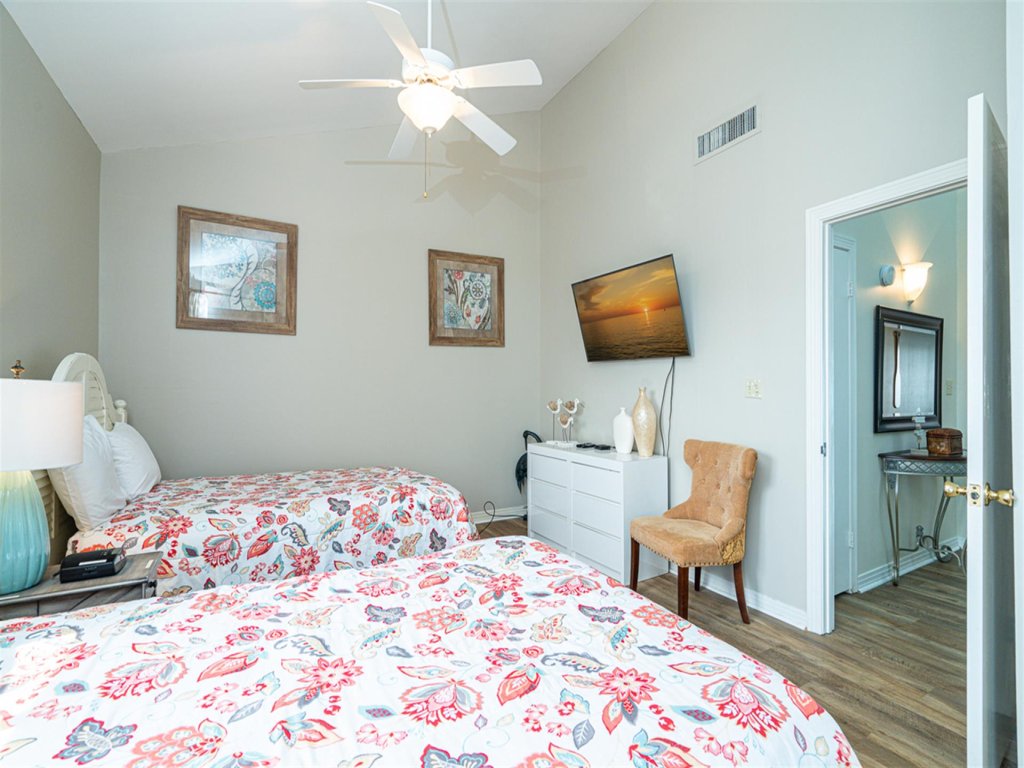 Shoreline Towers T/H 4-08 Vacation Rental in Destin - RedAwning