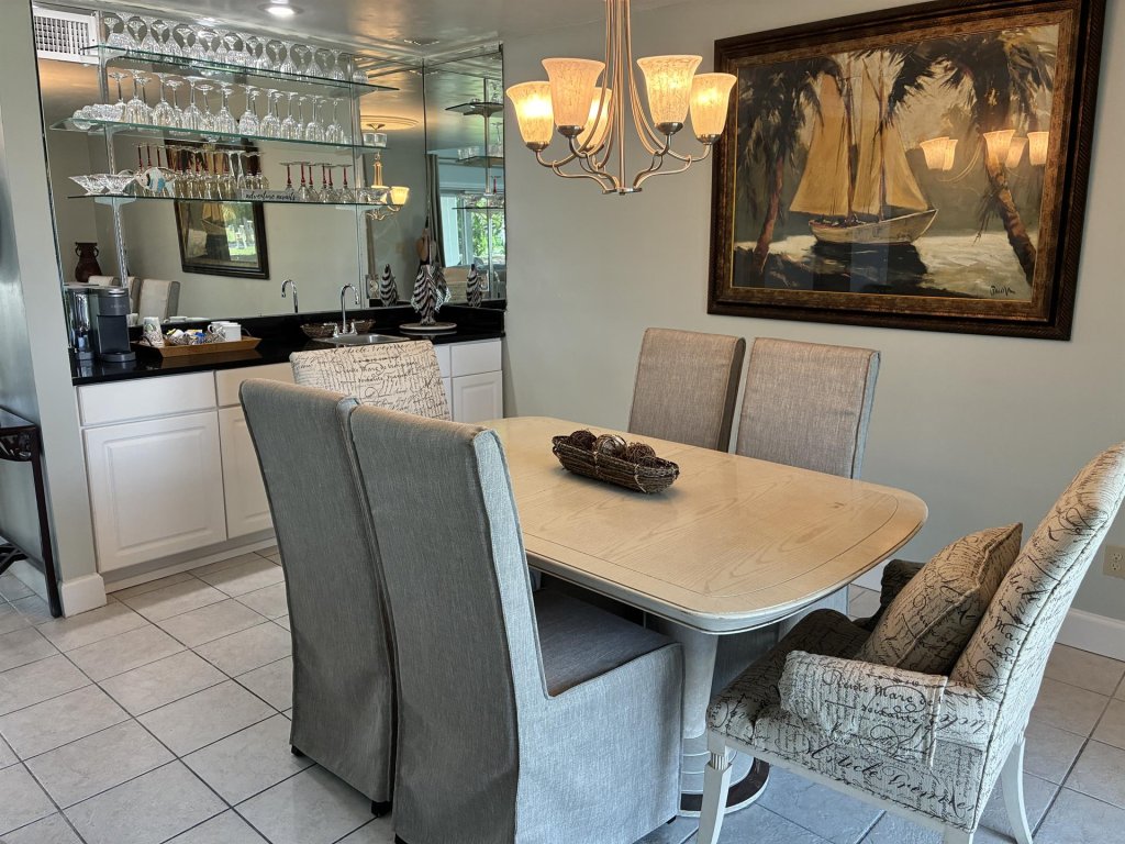 Shoreline Towers T/H 4-08 Vacation Rental in Destin - RedAwning