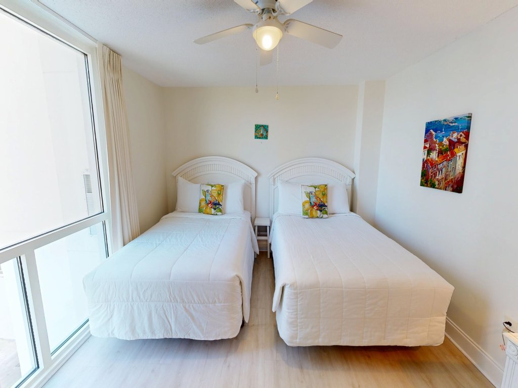 Shoreline Towers 2036 Vacation Rental in Destin - RedAwning