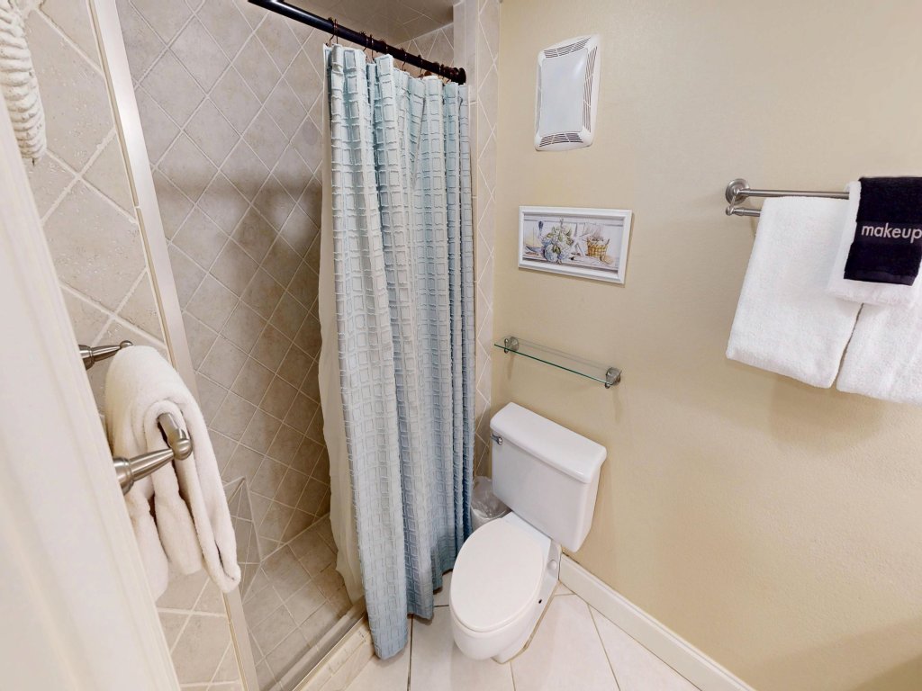 Shoreline Towers 2063 Vacation Rental in Destin - RedAwning