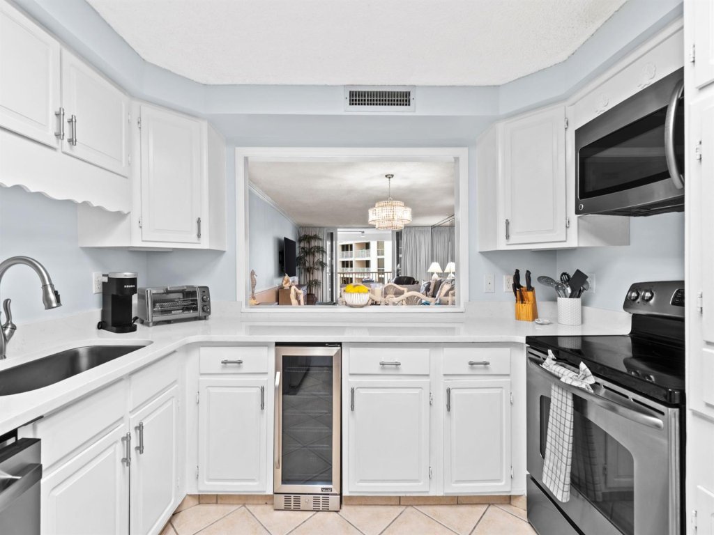 Shoreline Towers 1065 Vacation Rental in Destin - RedAwning