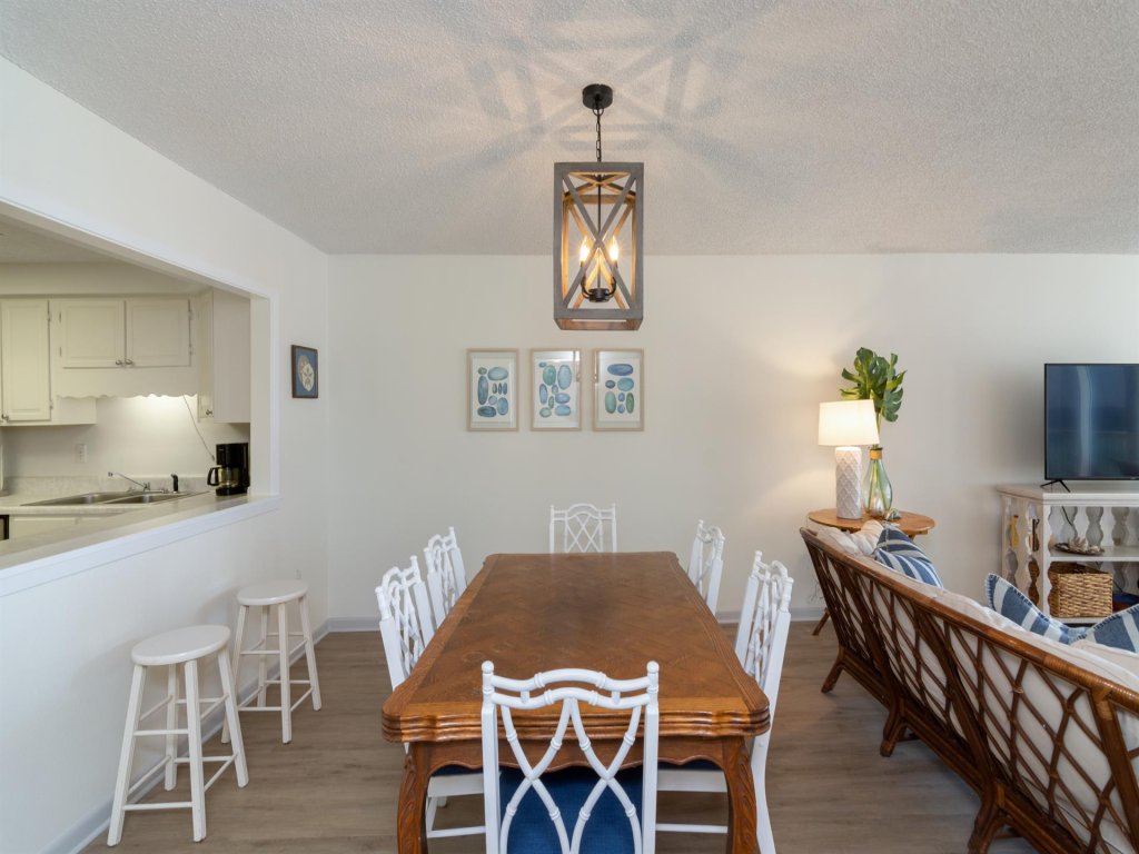 Shoreline Towers 1045 Vacation Rental in Destin - RedAwning