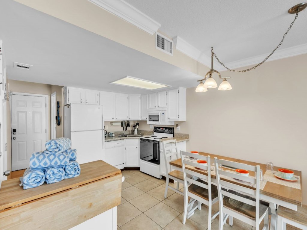 Sunrays Anchor Vacation Rental in Holmes Beach - RedAwning