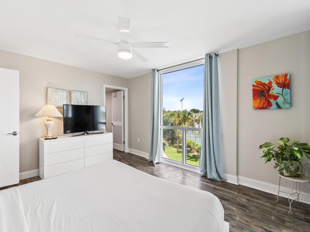 Shoreline Towers 3031 Vacation Rental in Destin - RedAwning