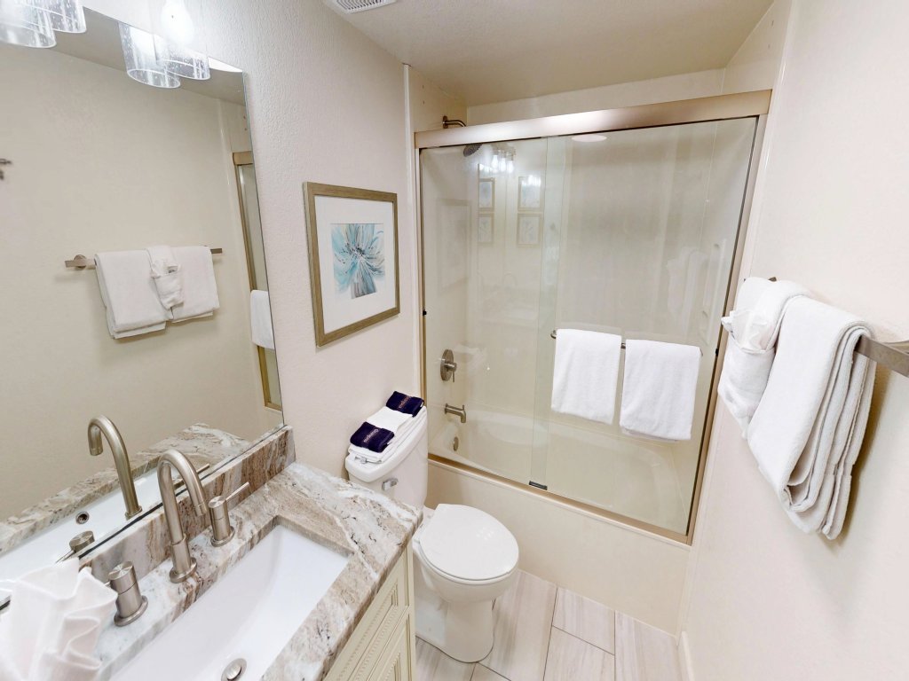 Shoreline Towers 2033 Vacation Rental in Destin - RedAwning