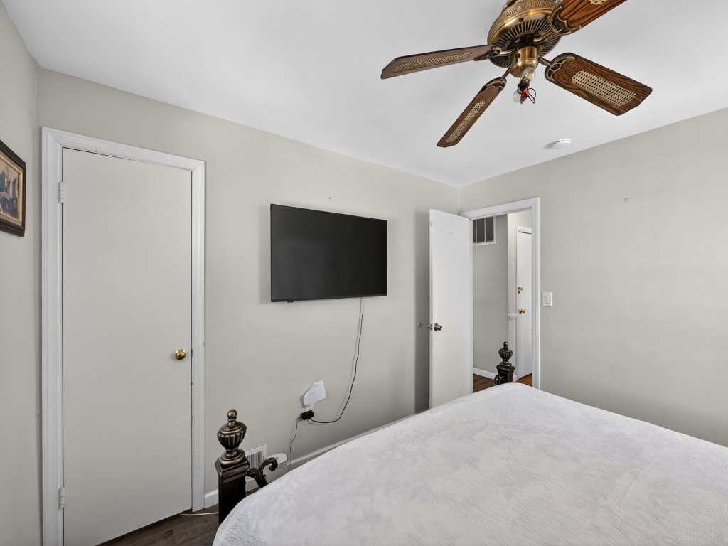 Cozy Capital Retreat Suburban Serenity Vacation Rental in Maryland - RedAwning