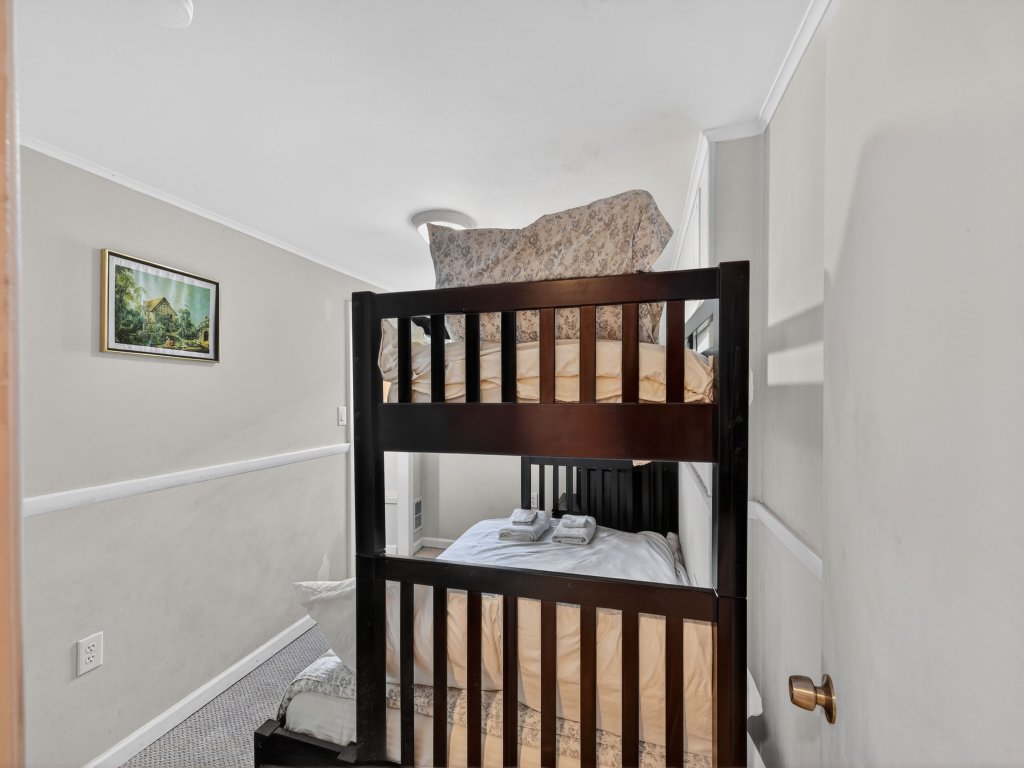 Cozy Capital Retreat Suburban Serenity Vacation Rental in Maryland - RedAwning