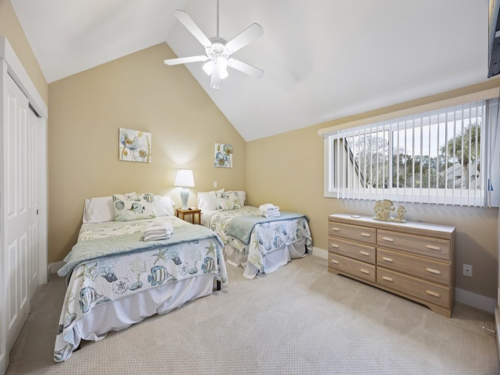 NEW Palmetto Dunes Condo in Queen's Grant! Vacation Rental in Hilton Head - RedAwning
