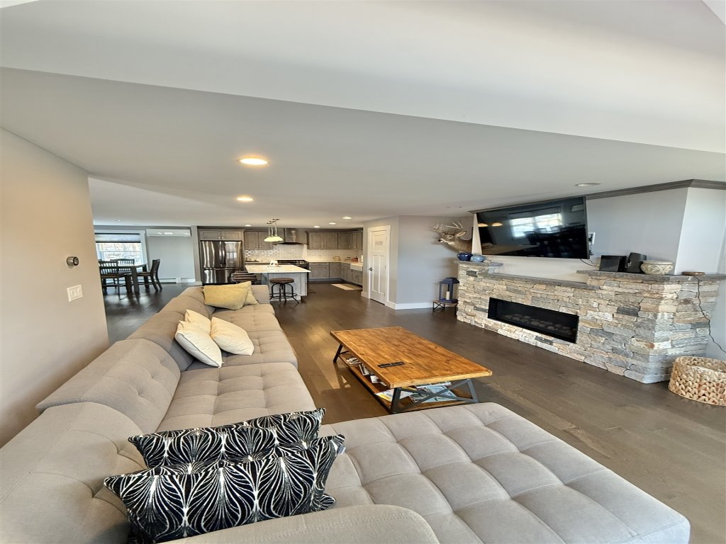 COVE OVERLOOK LIMIT 6 Vacation Rental in Maine - RedAwning