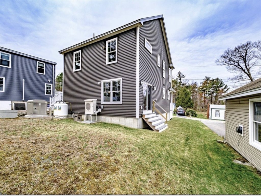 COVE OVERLOOK LIMIT 6 Vacation Rental in Maine - RedAwning