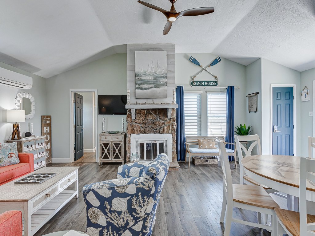 The Showboat Vacation Rental in Texas - RedAwning