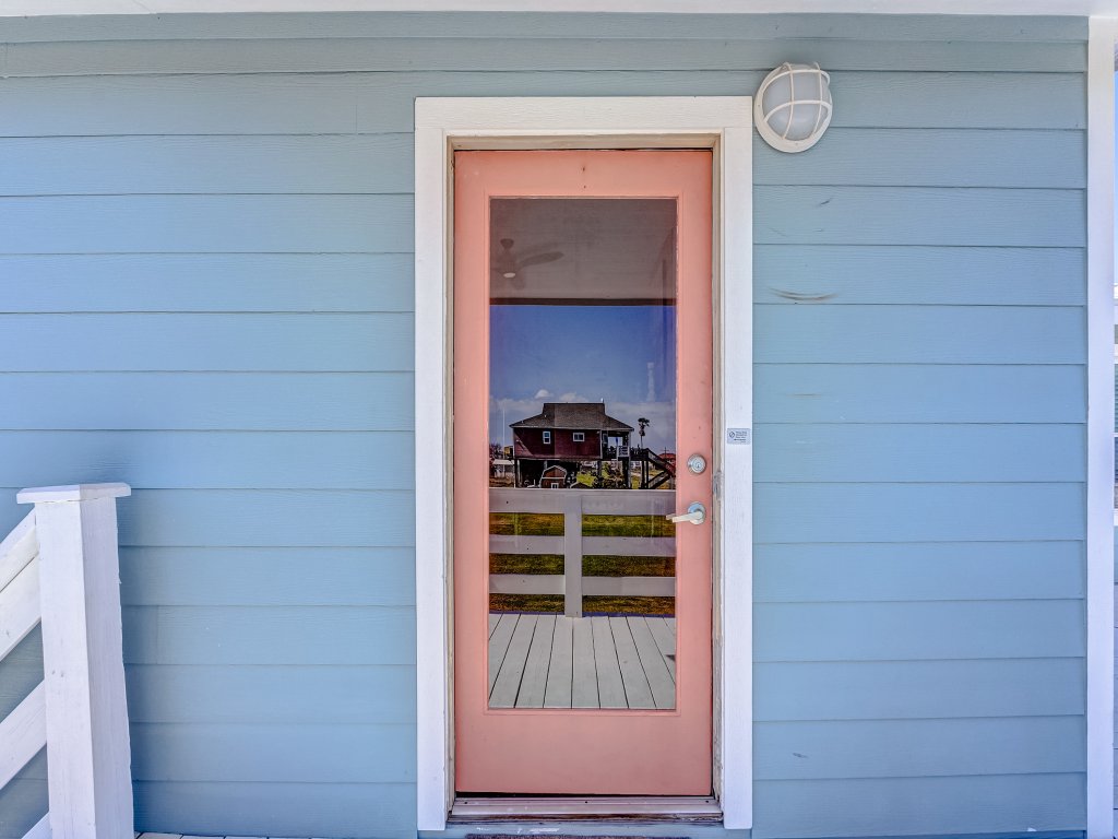 The Showboat Vacation Rental in Texas - RedAwning