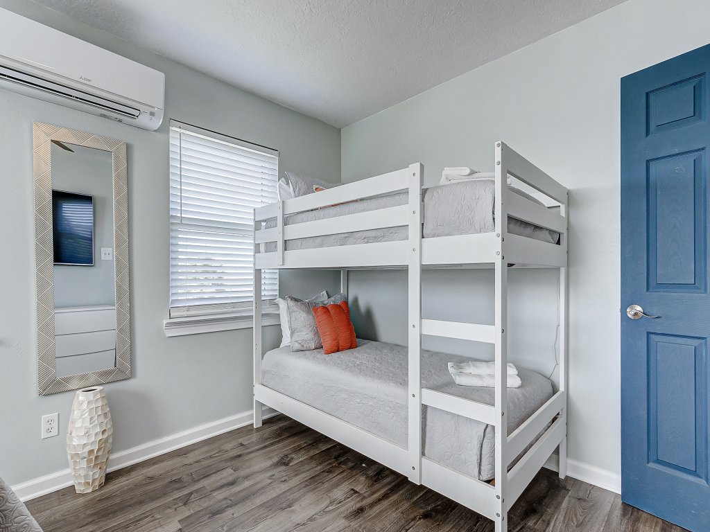 The Showboat Vacation Rental in Texas - RedAwning