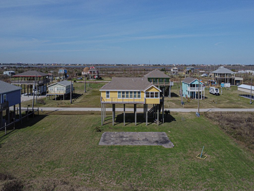 Sun and Moon Vacation Rental in Port Bolivar - RedAwning
