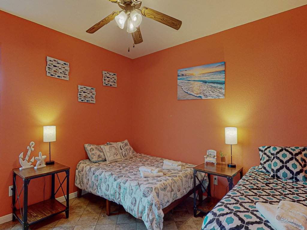 Casa Siwichi Vacation Rental in Texas - RedAwning
