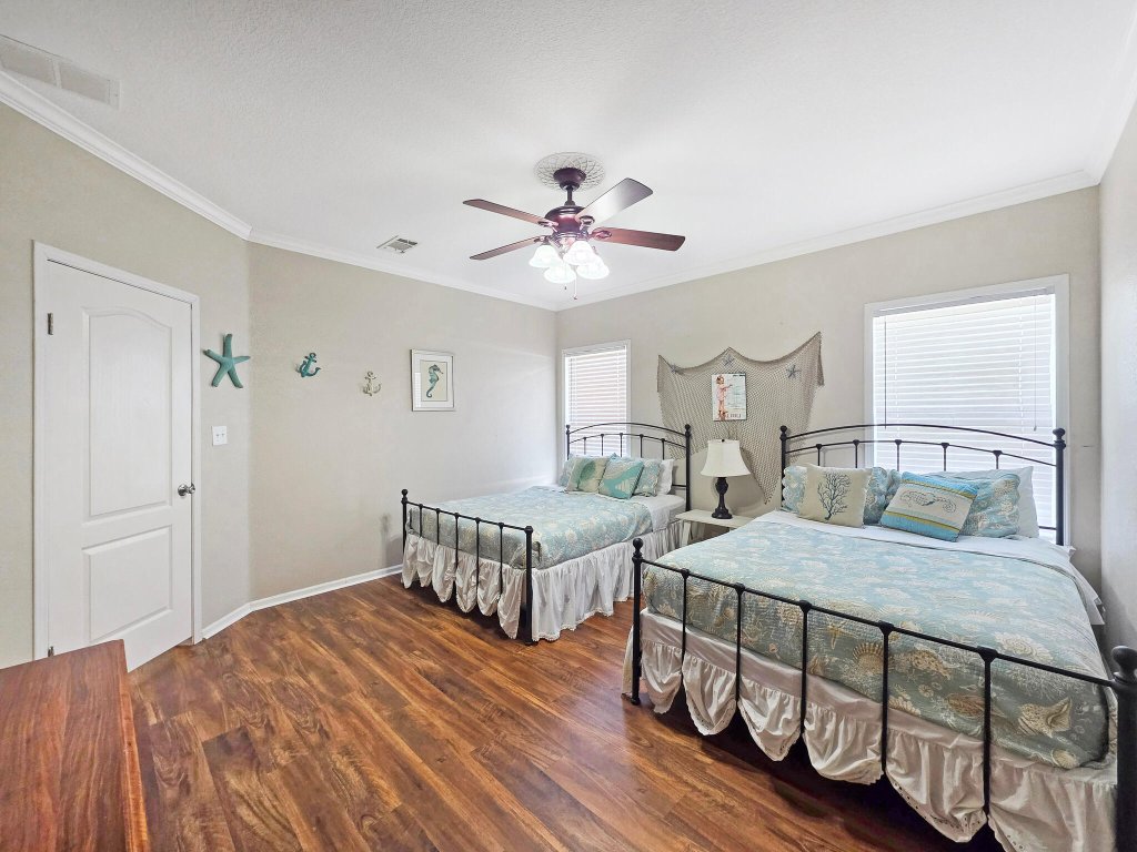 Surf's Up Vacation Rental in Texas - RedAwning