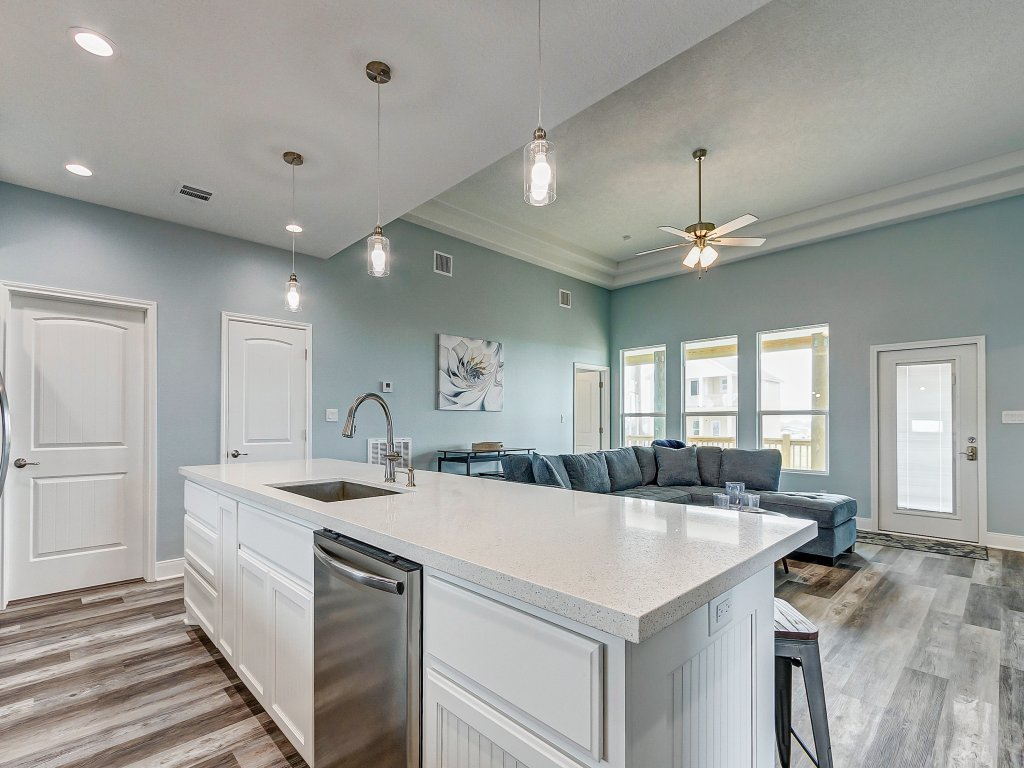 Jewel by The Sea Vacation Rental in Port Bolivar - RedAwning