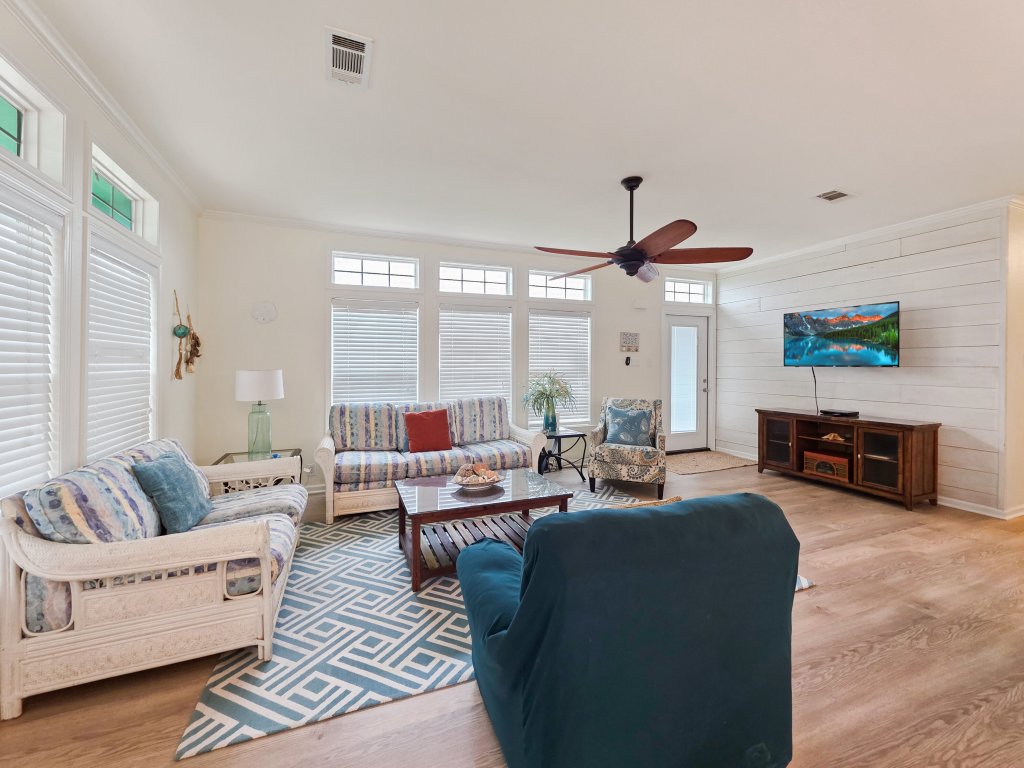 Mermaid Mansion Vacation Rental in Texas - RedAwning