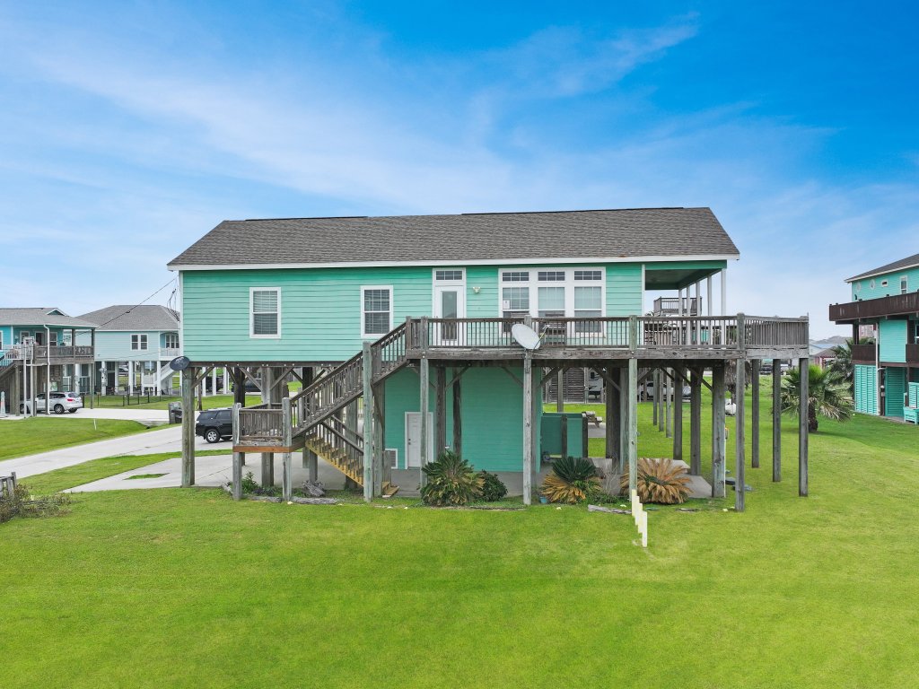 Mermaid Mansion Vacation Rental in Texas - RedAwning