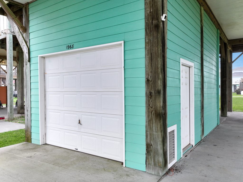 Mermaid Mansion Vacation Rental in Texas - RedAwning