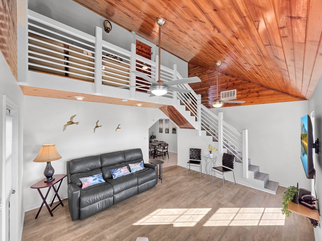 Over the Rainbow Vacation Rental in Texas - RedAwning