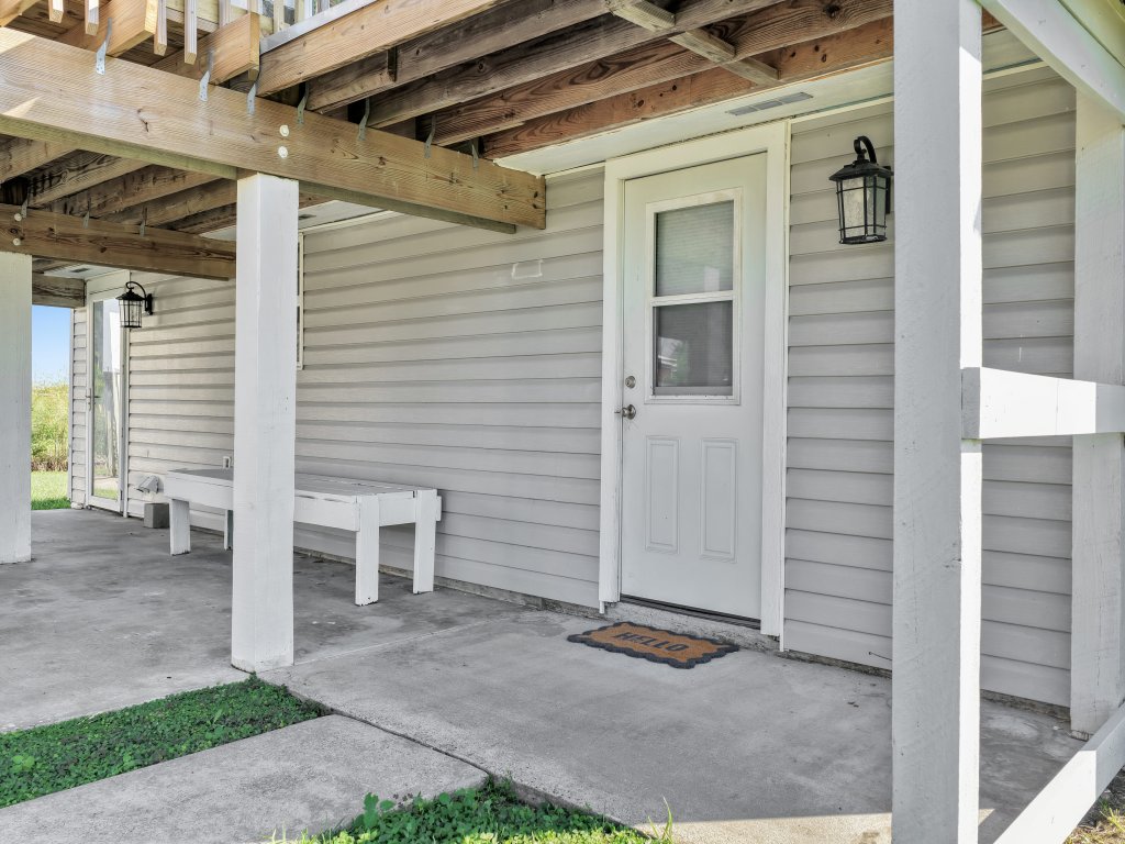 Over the Rainbow Vacation Rental in Texas - RedAwning