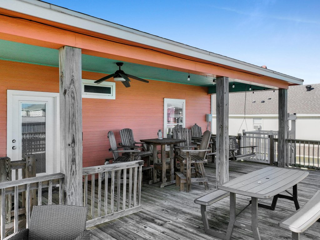 Crystal Moon Vacation Rental in Texas - RedAwning