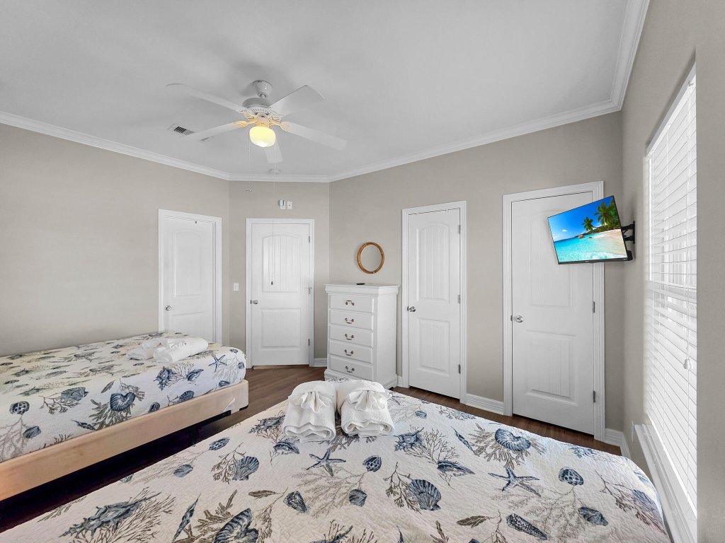 Crystal Moon Vacation Rental in Texas - RedAwning