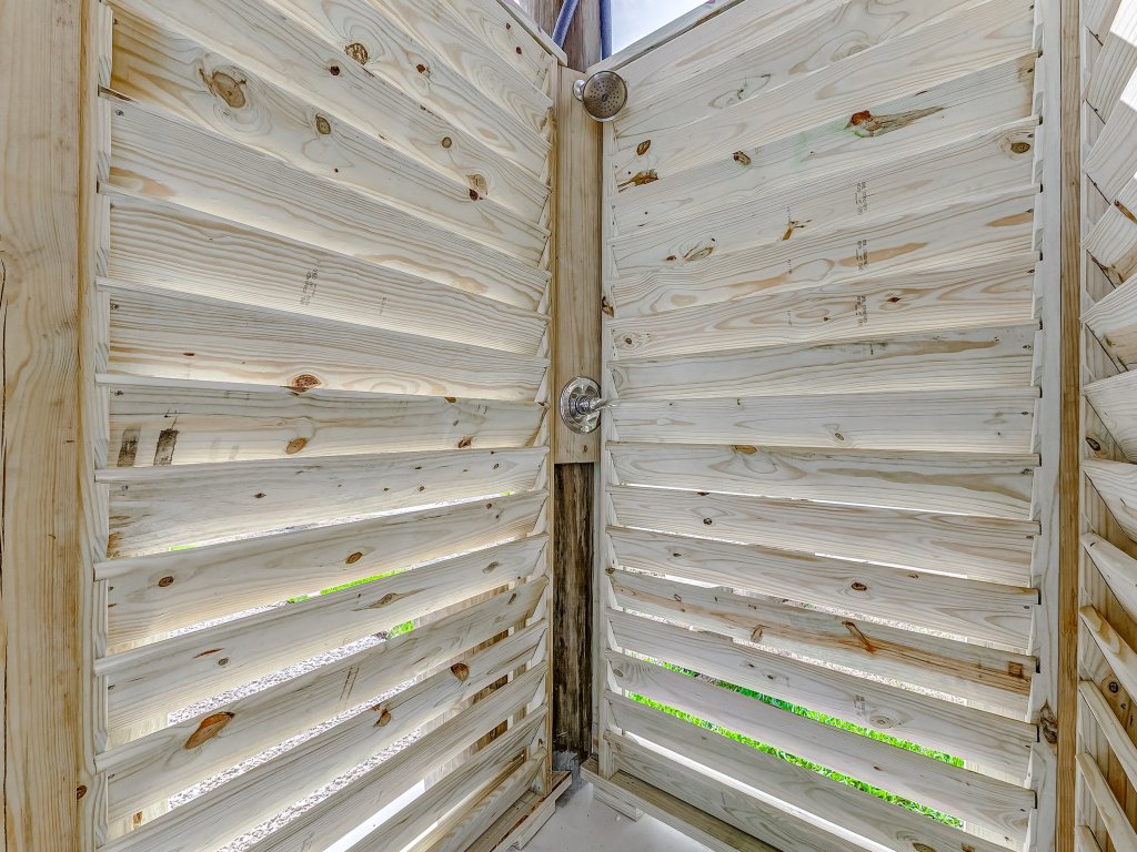 A Quietude Vacation Rental in Gilchrist - RedAwning