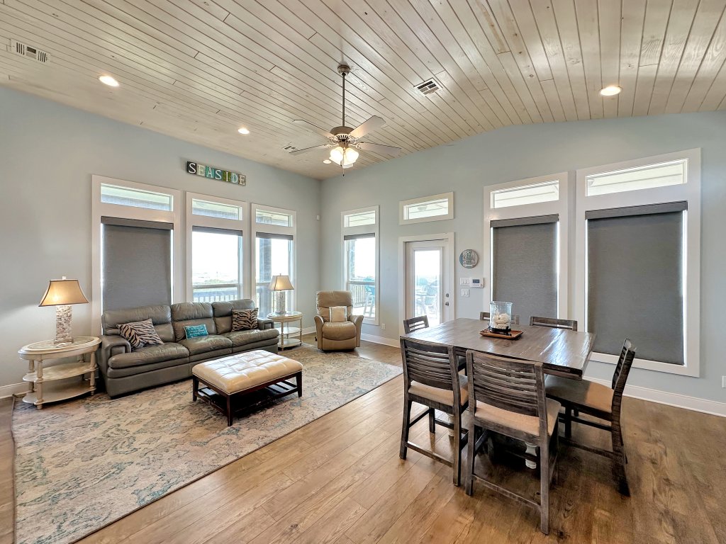 The Salty Mermaid Vacation Rental in Texas - RedAwning