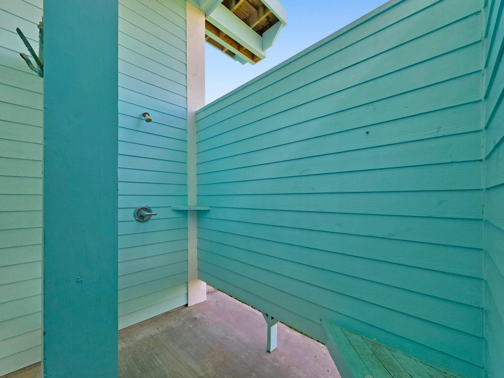 Sun of a Beach Vacation Rental in Texas - RedAwning