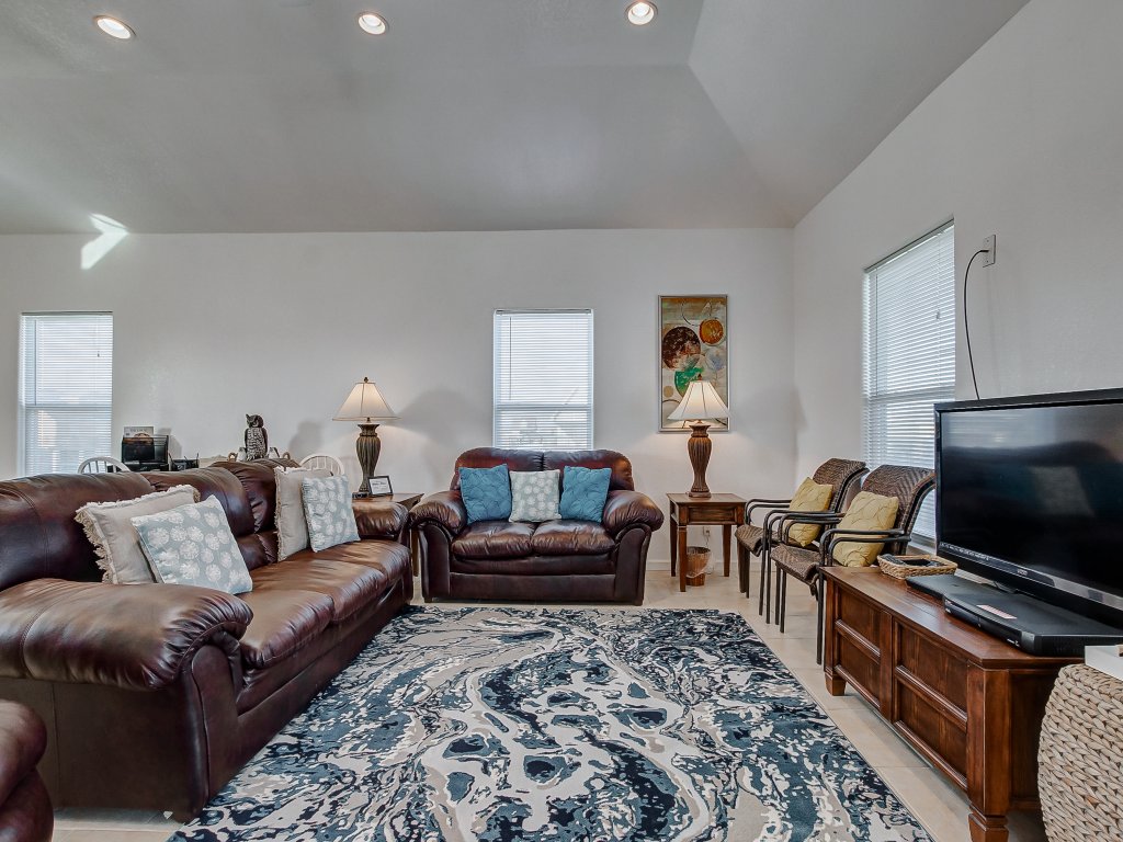 Molly's Place Vacation Rental in Texas - RedAwning