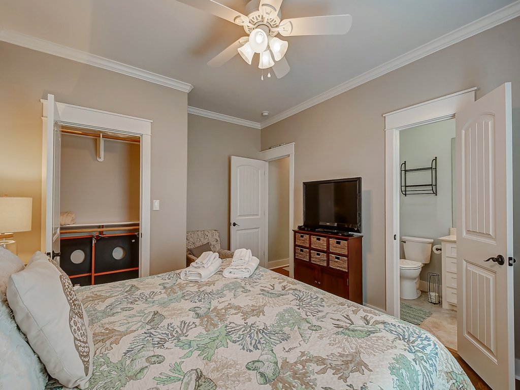Once Upon a Tide Vacation Rental in Texas - RedAwning