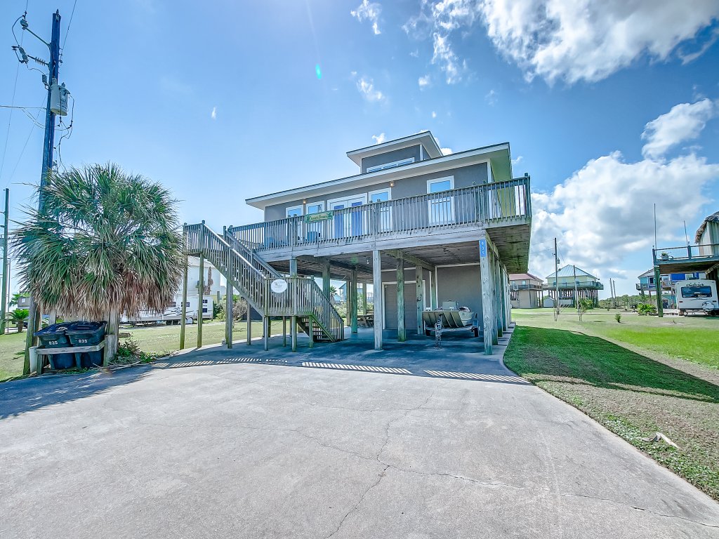 Amy's Dream Vacation Rental in Texas - RedAwning