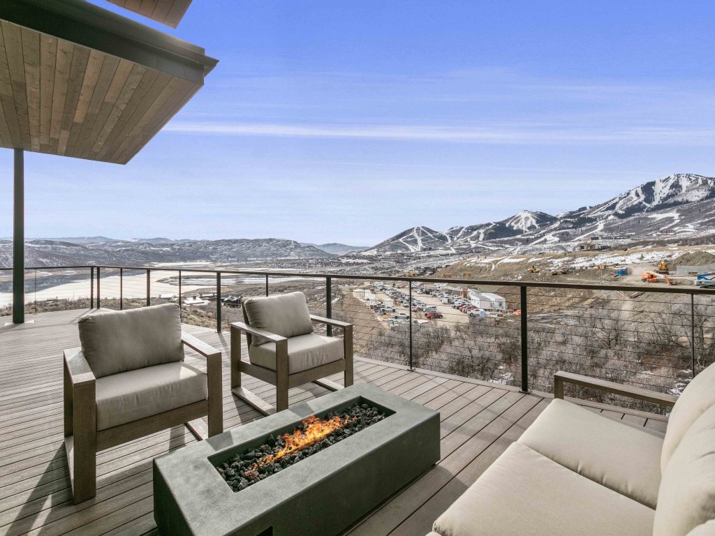 Easy East Village Ski Access | Hot Tub | 5BR Vacation Rental in Utah - RedAwning