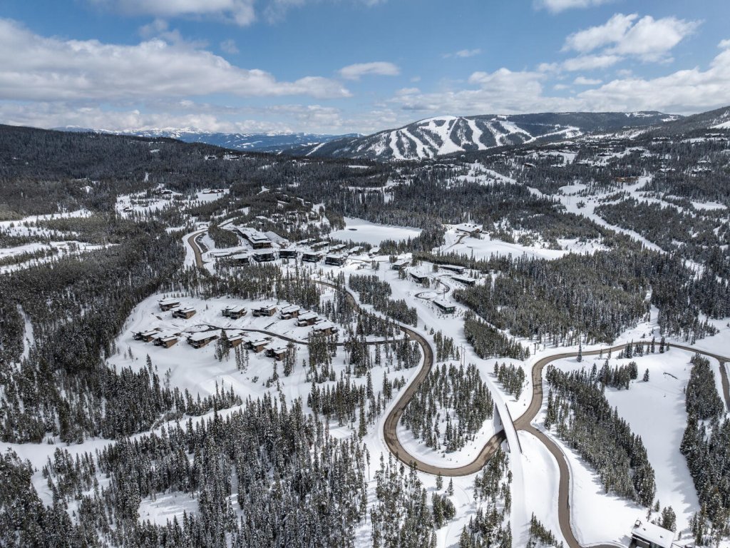 13 Speedwell Drive Vacation Rental in Big Sky - RedAwning