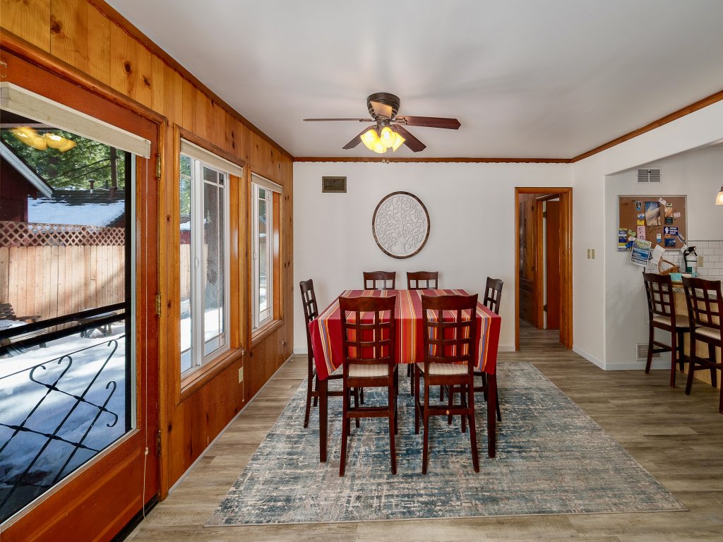 Al Tahoe Cabin-Vintage Meets Modern  920SF Vacation Rental in California - RedAwning