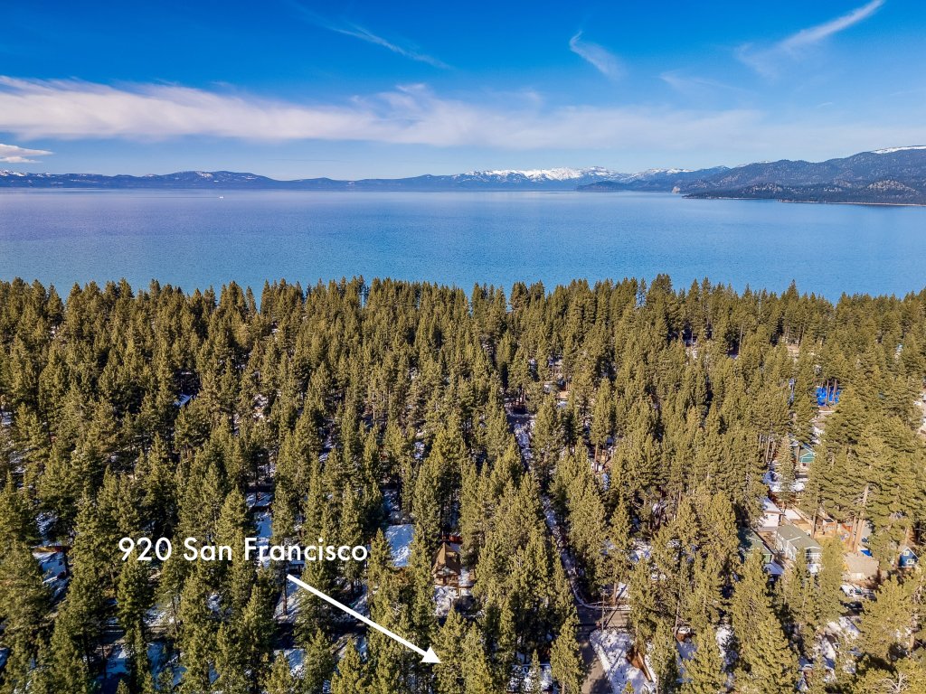 Al Tahoe Cabin-Vintage Meets Modern  920SF Vacation Rental in California - RedAwning