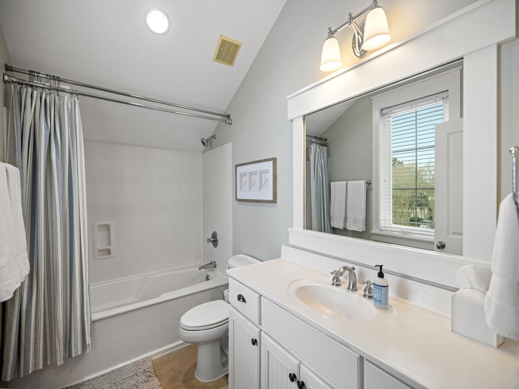 1335 Laurel Grove Vacation Rental in Miramar Beach - RedAwning