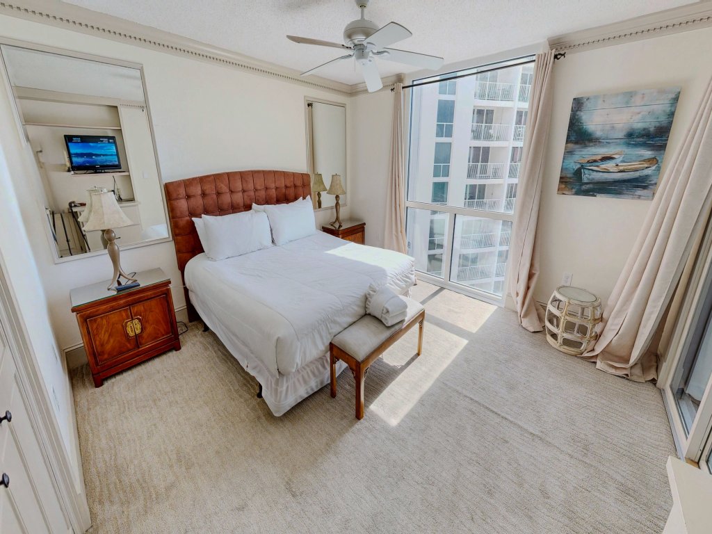 Shoreline Towers 2072 Vacation Rental in Destin - RedAwning