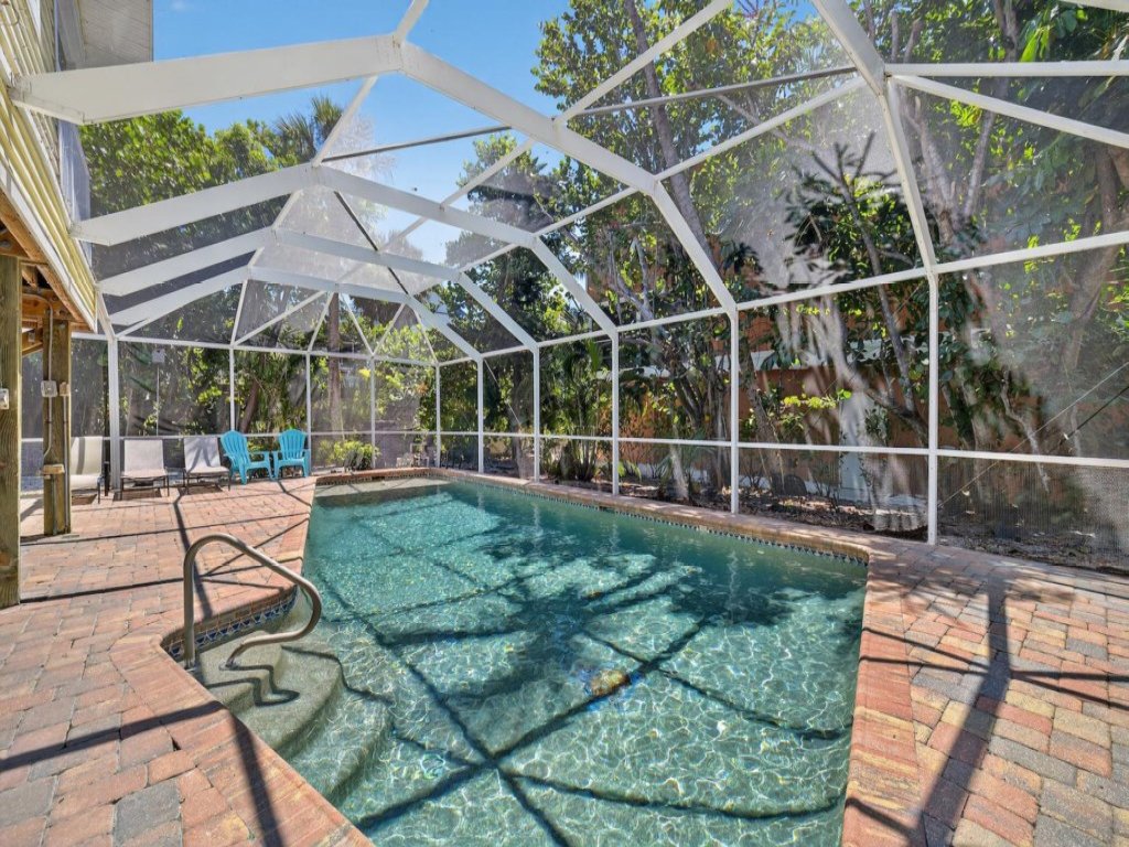 Bird of Paradise Vacation Rental in Captiva - RedAwning