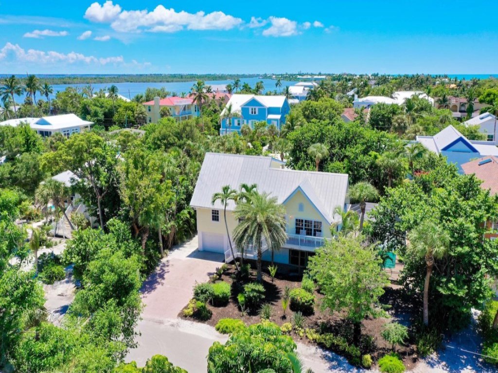 Bird of Paradise Vacation Rental in Captiva - RedAwning